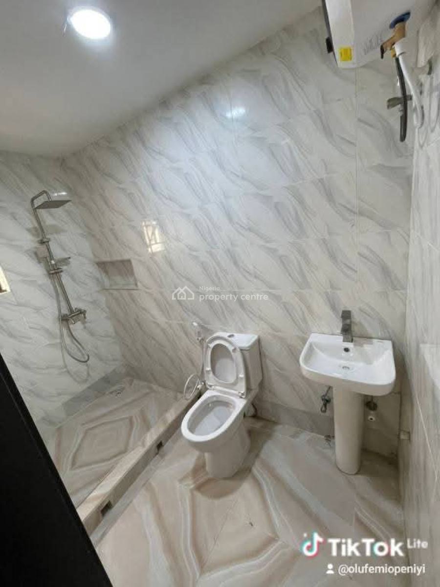 Spacious and Lovely 3 Bedroom Apartment, Secured and Serene Area, Ikeja Gra, Ikeja, Lagos, Flat / Apartment for Rent