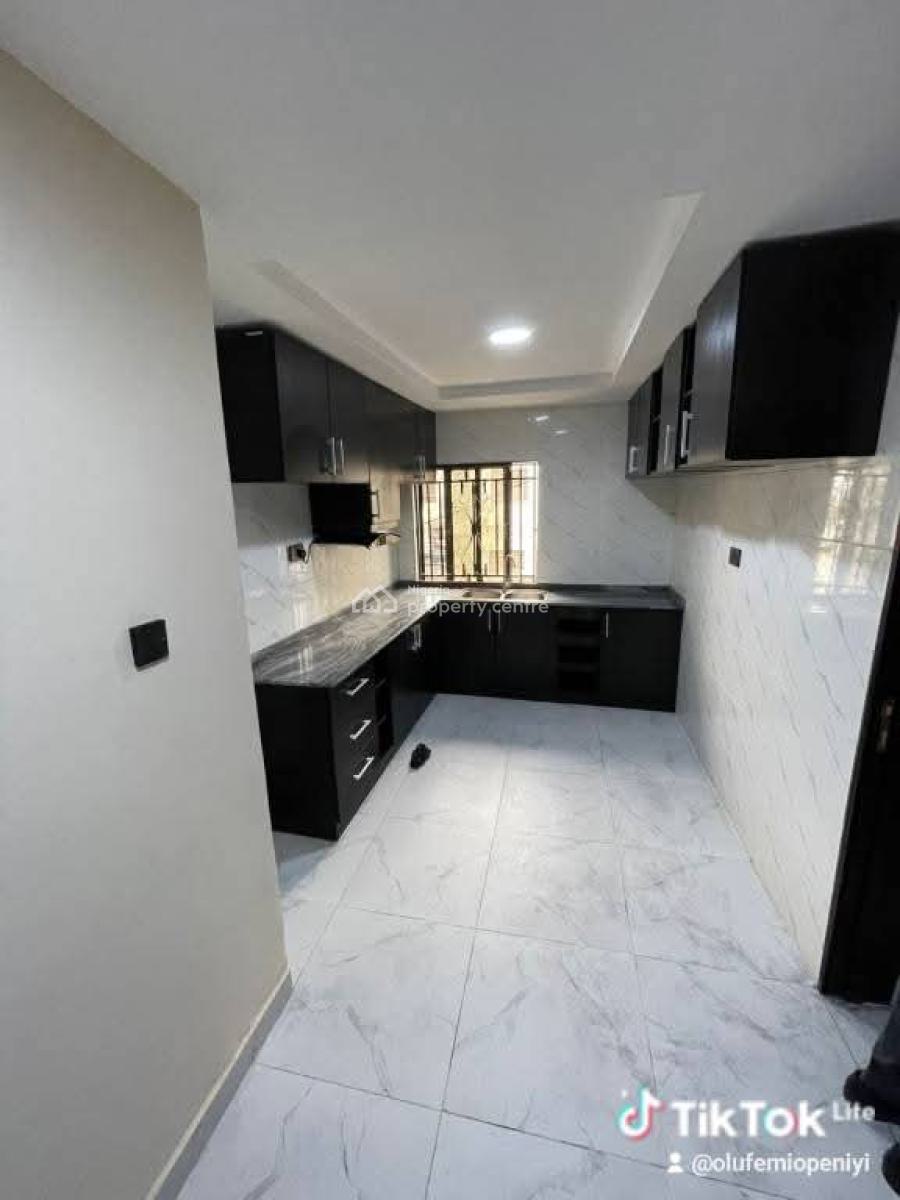 Spacious and Lovely 3 Bedroom Apartment, Secured and Serene Area, Ikeja Gra, Ikeja, Lagos, Flat / Apartment for Rent