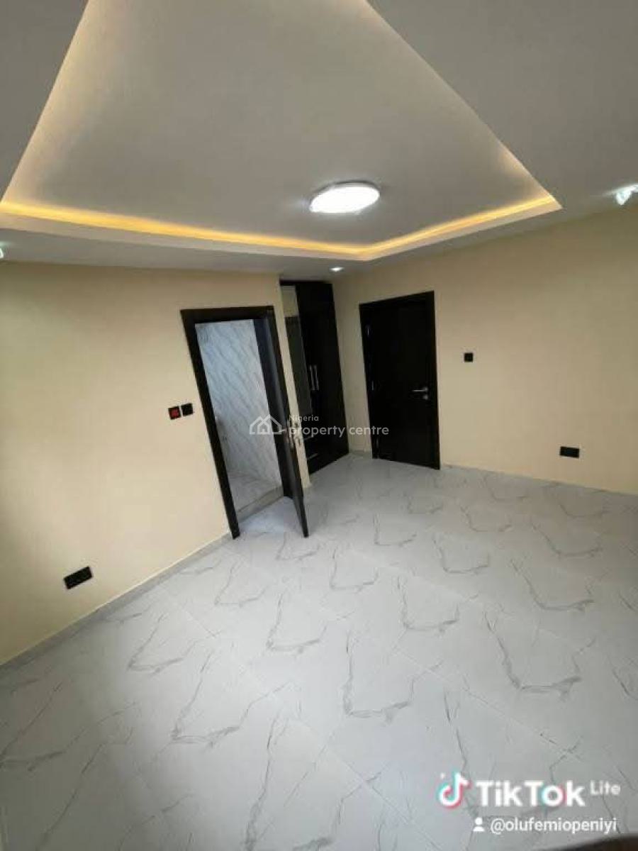 Spacious and Lovely 3 Bedroom Apartment, Secured and Serene Area, Ikeja Gra, Ikeja, Lagos, Flat / Apartment for Rent