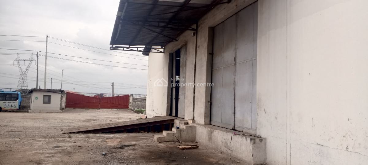 Massive  Warehouse with Big Office Space, Facing The Express Along Oshodi/apapa Express Way, Oshodi, Lagos, Warehouse for Rent