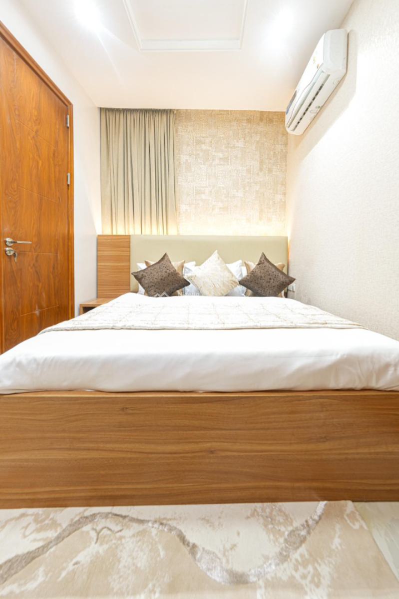 Aesthetically Cool & Luxurious 3 Bedroom Apartment, Adelabu Surulere*, Surulere, Lagos, Flat / Apartment Short Let