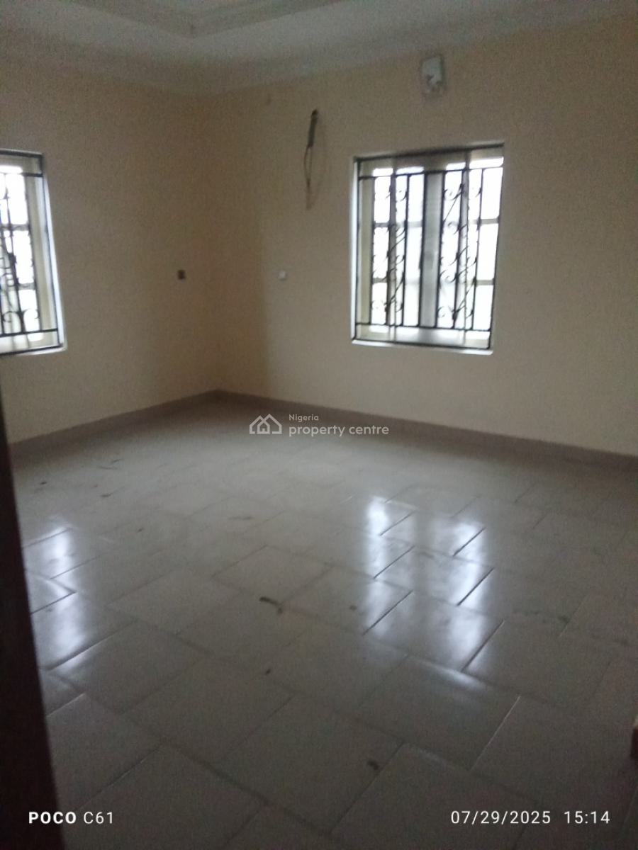 Spacious 3 Bedrooms Flat, Upstairs, Sangotedo, Ajah, Lagos, Flat / Apartment for Rent