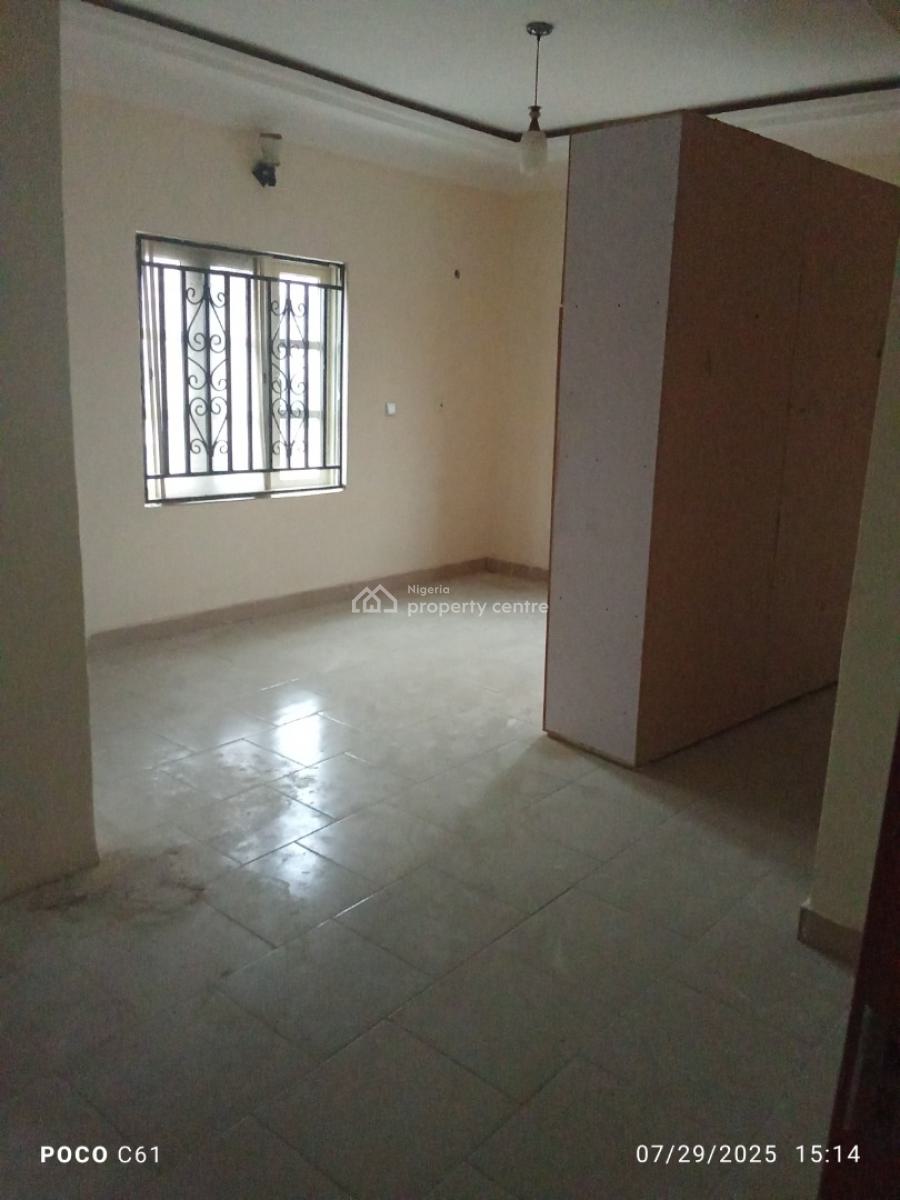 Spacious 3 Bedrooms Flat, Upstairs, Sangotedo, Ajah, Lagos, Flat / Apartment for Rent