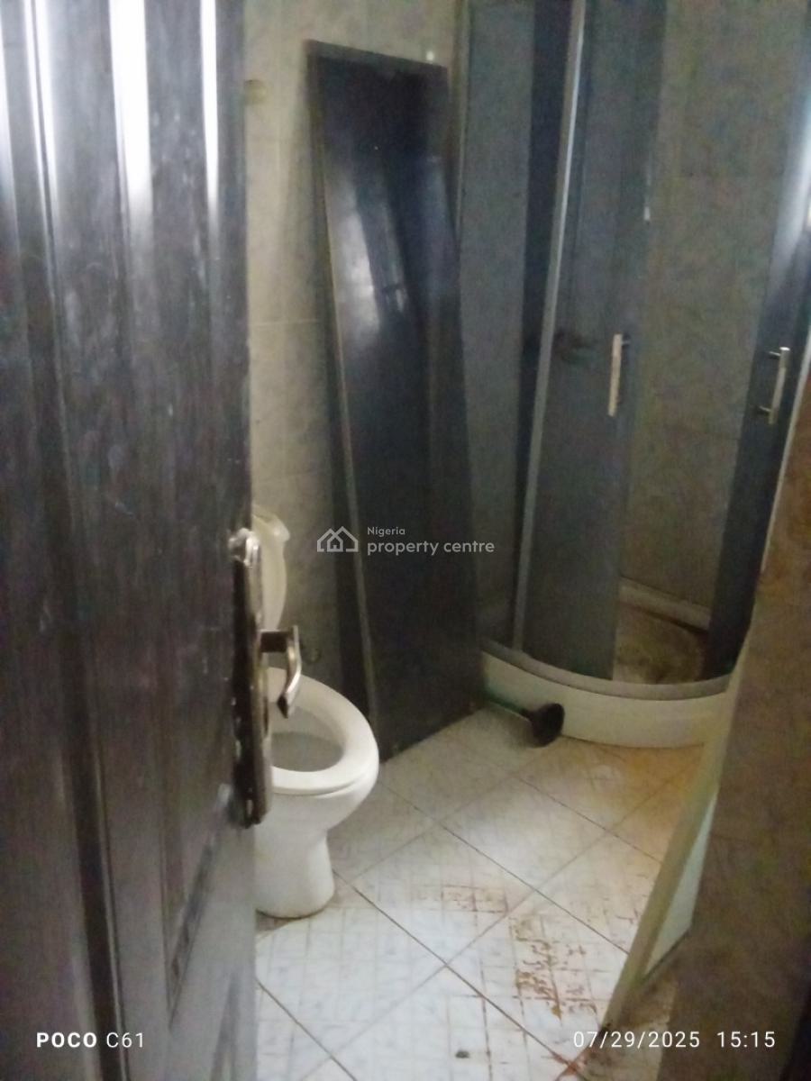 Spacious 3 Bedrooms Flat, Upstairs, Sangotedo, Ajah, Lagos, Flat / Apartment for Rent