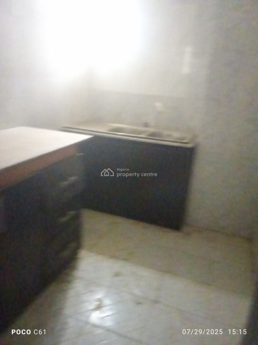 Spacious 3 Bedrooms Flat, Upstairs, Sangotedo, Ajah, Lagos, Flat / Apartment for Rent