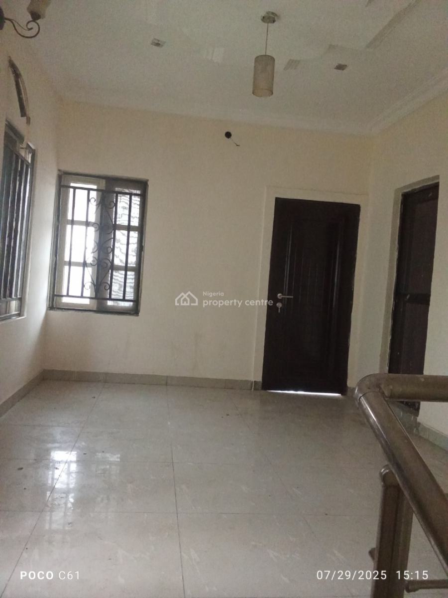 Spacious 3 Bedrooms Flat, Upstairs, Sangotedo, Ajah, Lagos, Flat / Apartment for Rent