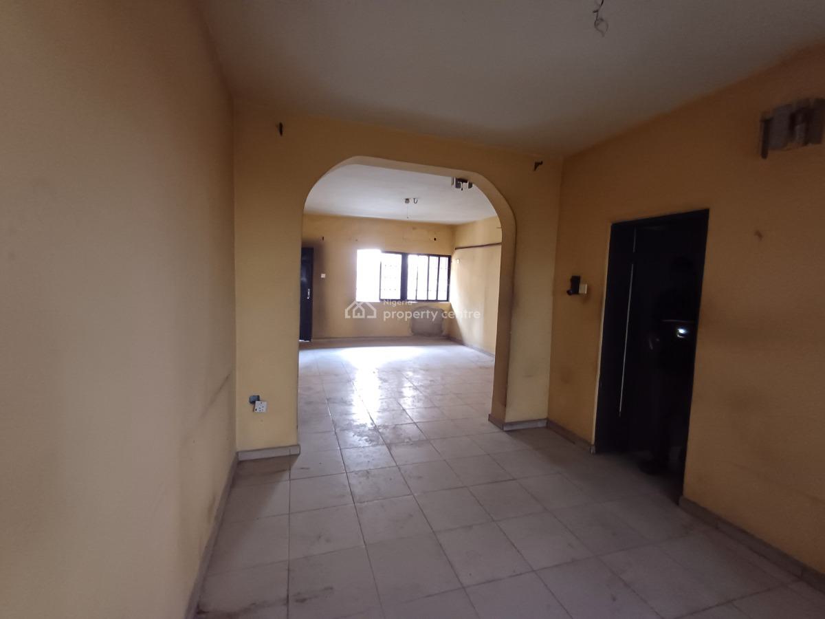 3 Bedroom Flat on The Ground Floor, Mabushi, Abuja, Flat / Apartment for Rent