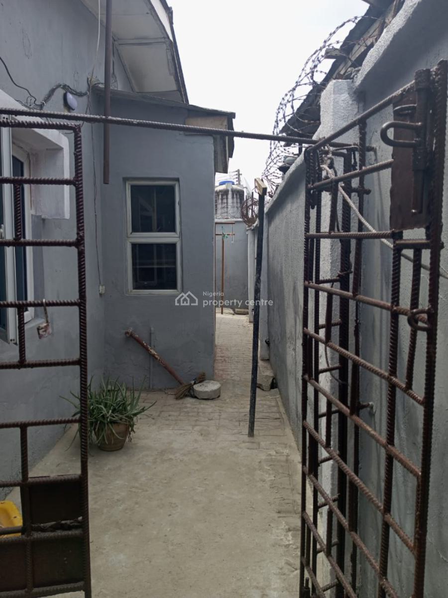 Executive 3 Bedroom Bungalow with a Room Bq, Abraham Adesanya Estate, Ajah, Lagos, Detached Bungalow for Rent