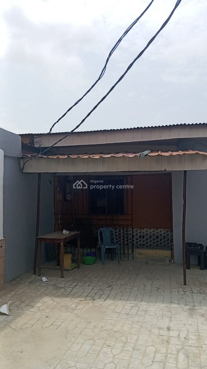 Executive 3 Bedroom Bungalow with a Room Bq, Abraham Adesanya Estate, Ajah, Lagos, Detached Bungalow for Rent