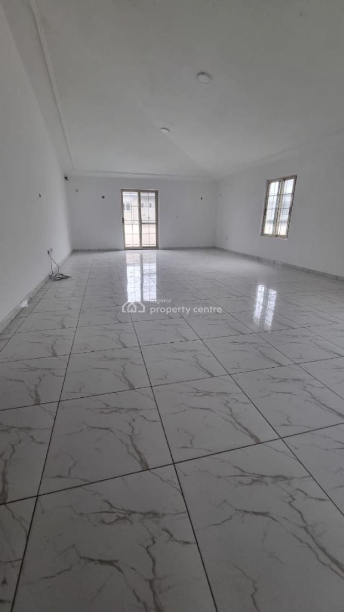 5 Bedroom Apartment in a Secured Estate, Lekki Phase 1, Lekki, Lagos, Flat / Apartment for Rent