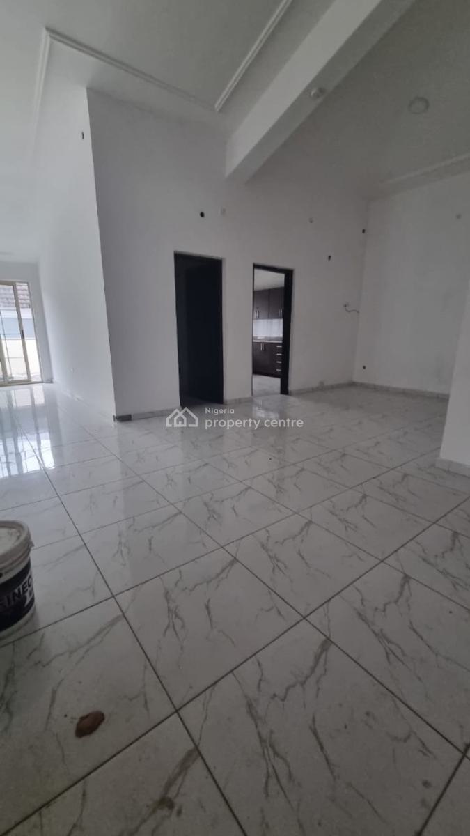 5 Bedroom Apartment in a Secured Estate, Lekki Phase 1, Lekki, Lagos, Flat / Apartment for Rent