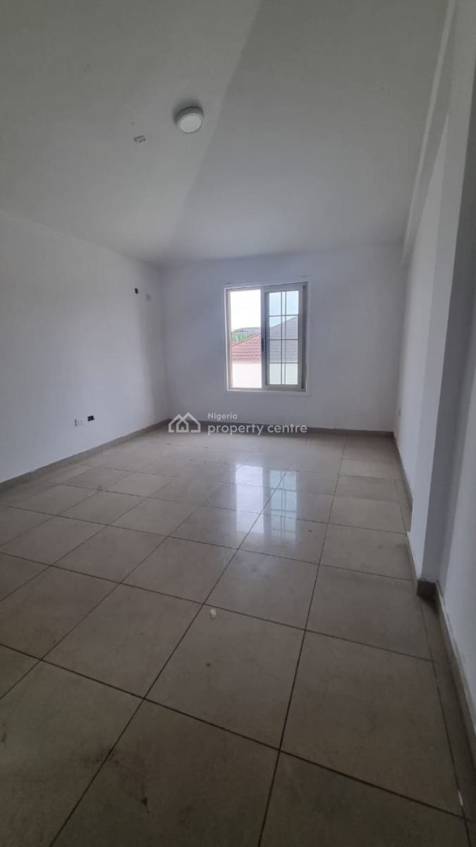5 Bedroom Apartment in a Secured Estate, Lekki Phase 1, Lekki, Lagos, Flat / Apartment for Rent