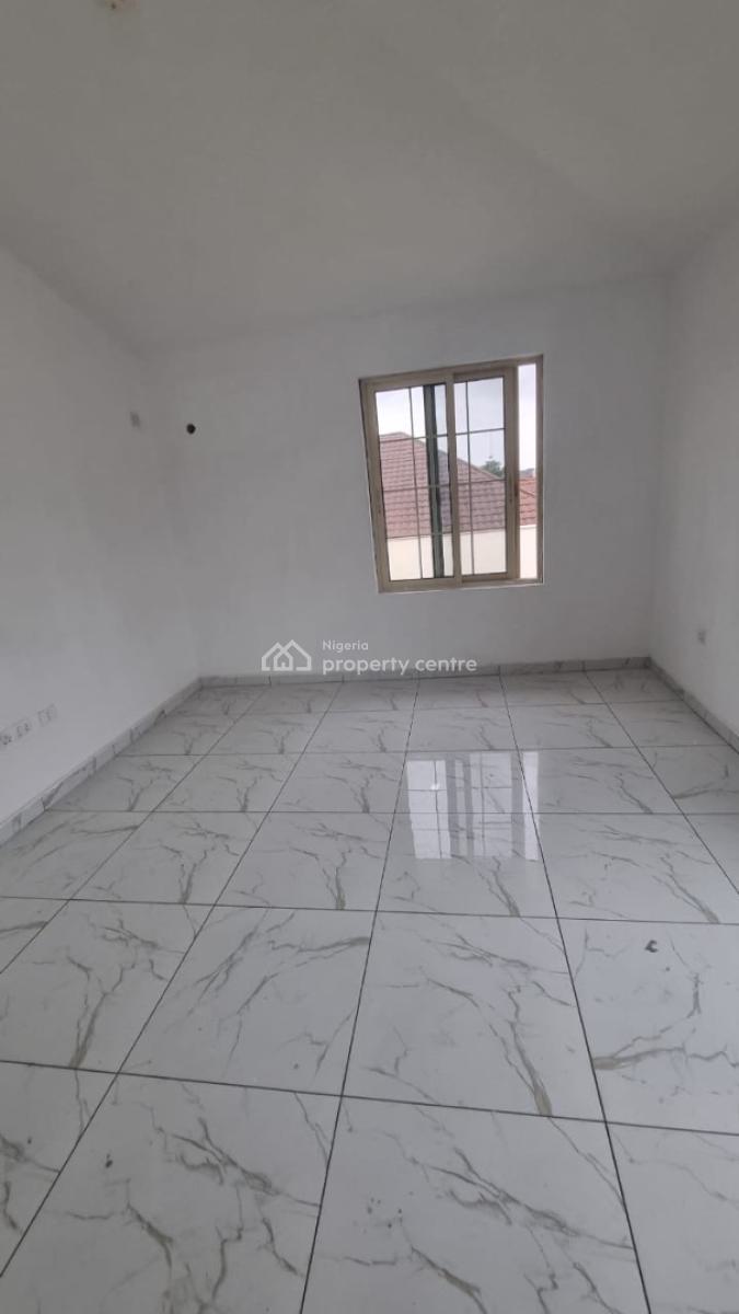 5 Bedroom Apartment in a Secured Estate, Lekki Phase 1, Lekki, Lagos, Flat / Apartment for Rent