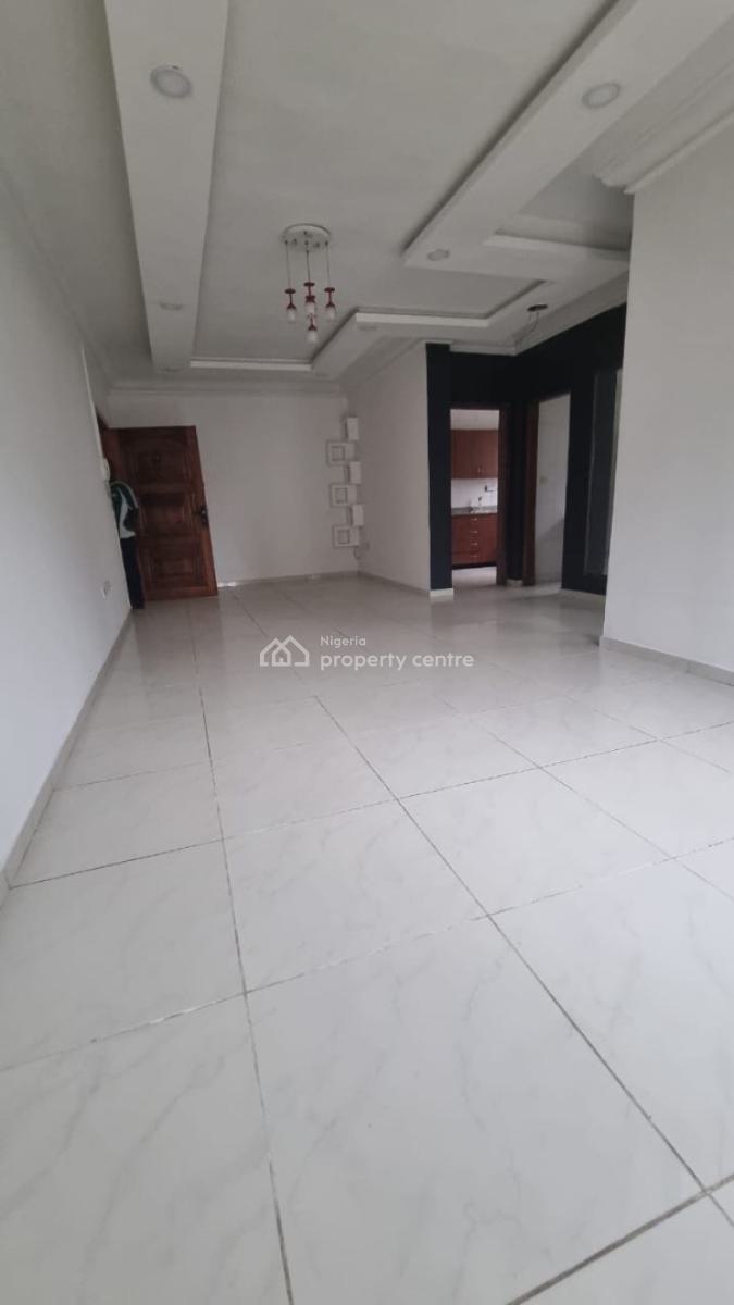1 Bedroom Apartment in a Secured Estate, Lekki Phase 1, Lekki, Lagos, Flat / Apartment for Rent