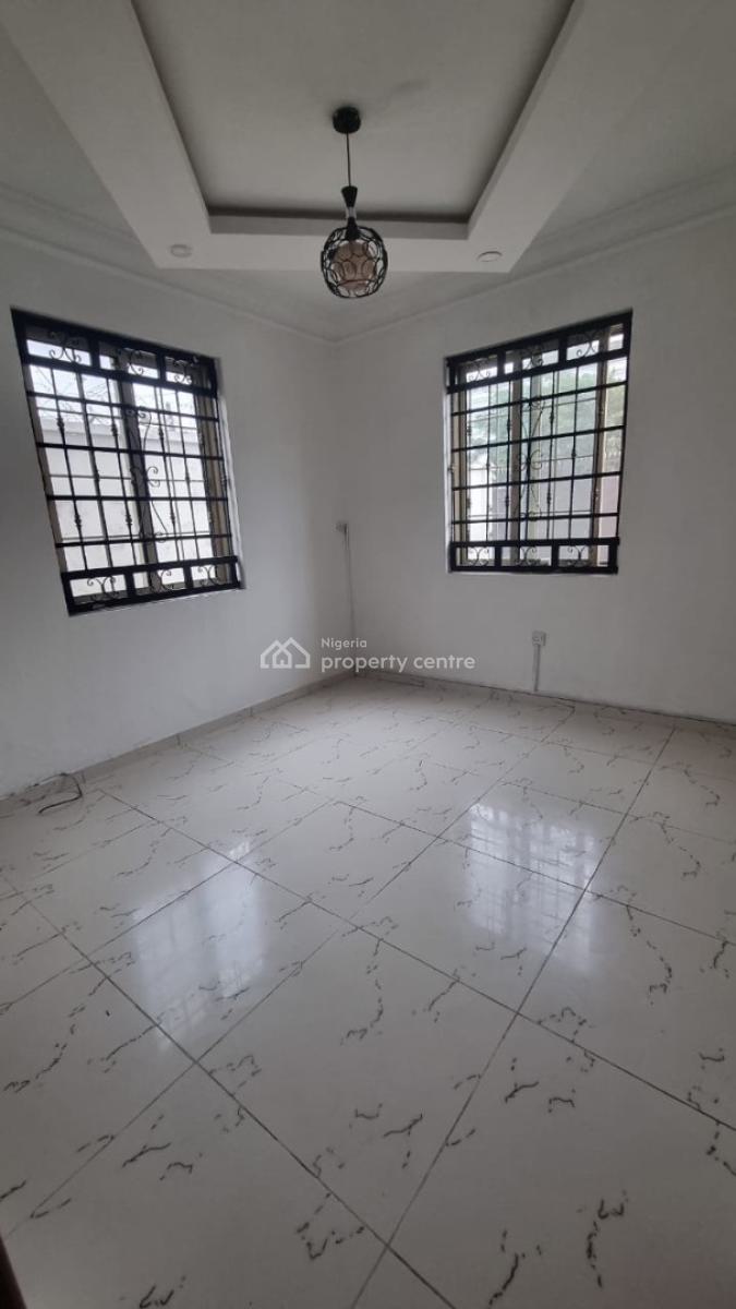 1 Bedroom Apartment in a Secured Estate, Lekki Phase 1, Lekki, Lagos, Flat / Apartment for Rent