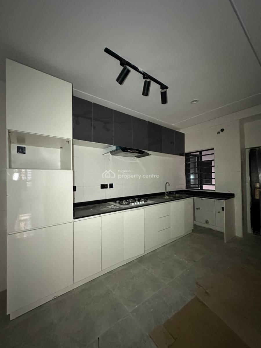 Luxurious 2 Bedroom Apartment, Ologolo, Lekki, Lagos, Flat / Apartment for Sale