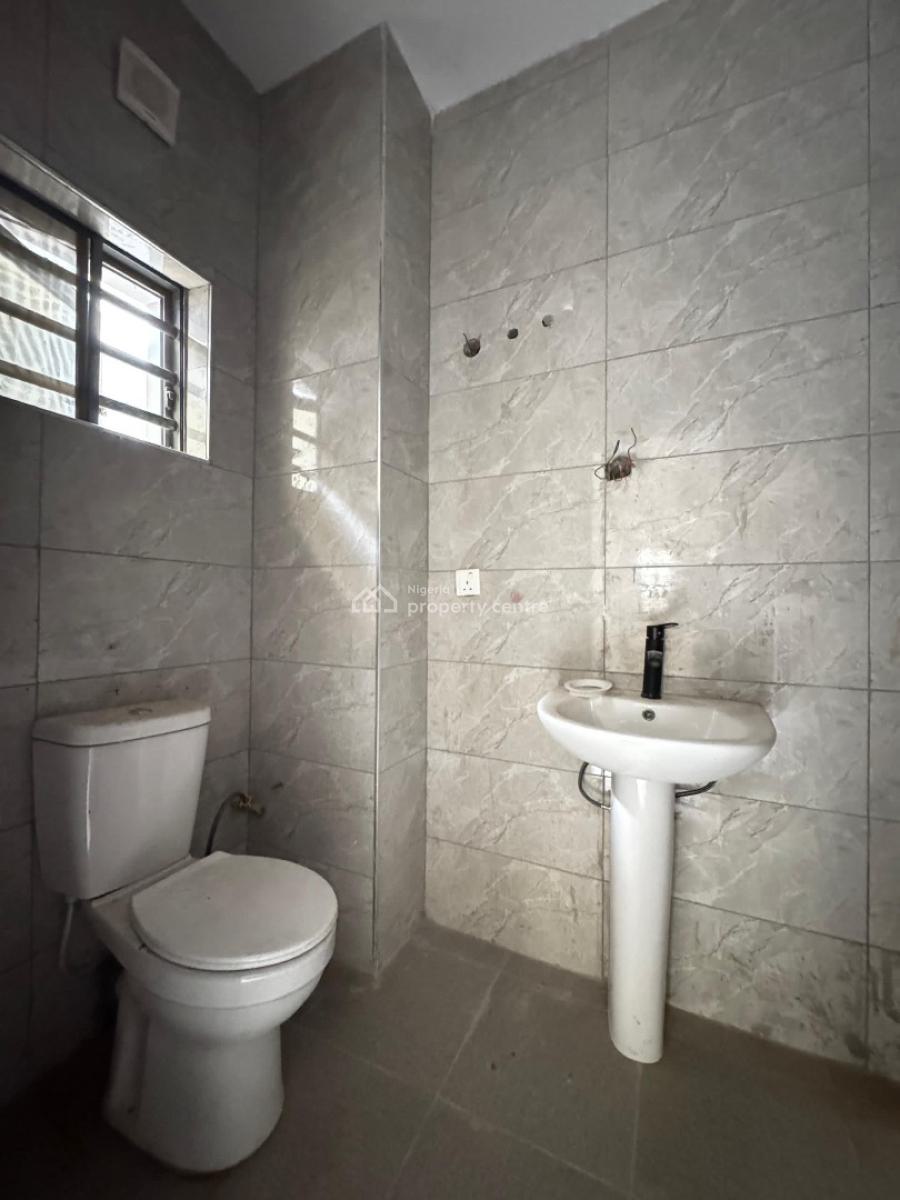 Stunning 2 Bedroom Apartment with a Bq, Ologolo, Lekki, Lagos, Flat / Apartment for Sale