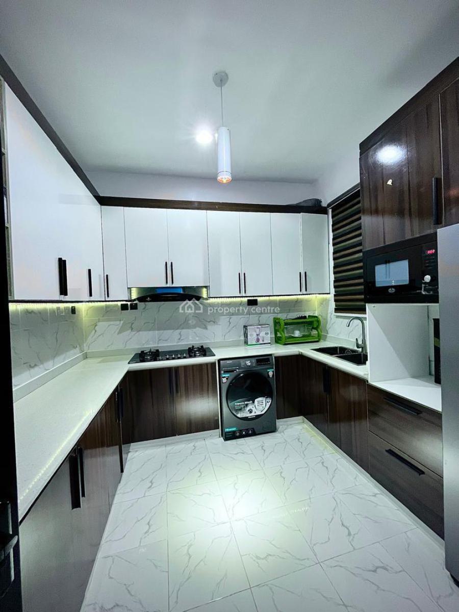 Well Finished 2 Bedroom Apartment, Lekki Phase 1, Lekki, Lagos, Flat / Apartment for Sale