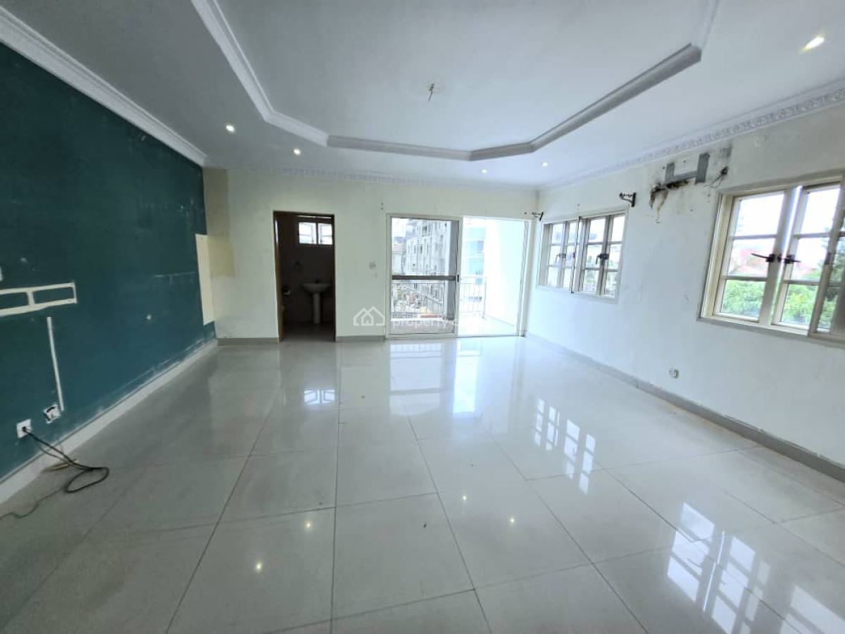 Well-maintained 3-bedroom Apartment with Pool, Parkview, Ikoyi, Lagos, Flat / Apartment for Rent