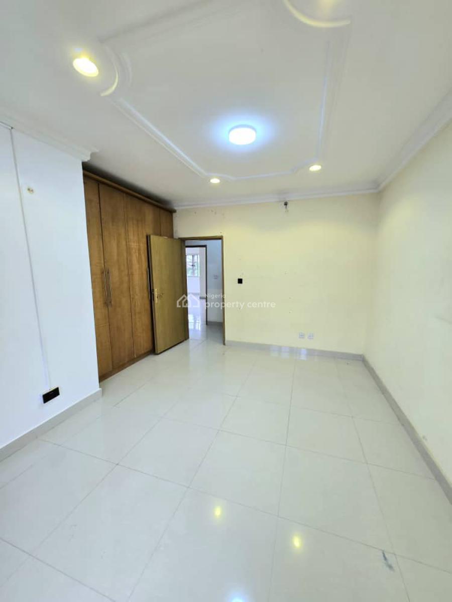 Well-maintained 3-bedroom Apartment with Pool, Parkview, Ikoyi, Lagos, Flat / Apartment for Rent
