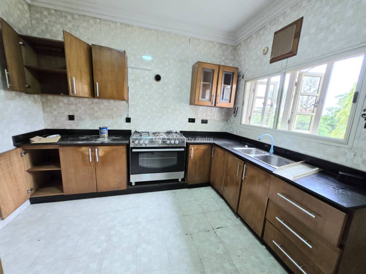 Well-maintained 3-bedroom Apartment with Pool, Parkview, Ikoyi, Lagos, Flat / Apartment for Rent