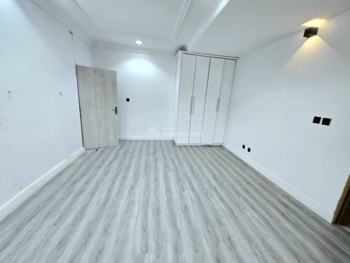 Well-maintained 3-bedroom Apartment with Pool, Parkview, Ikoyi, Lagos, Flat / Apartment for Rent