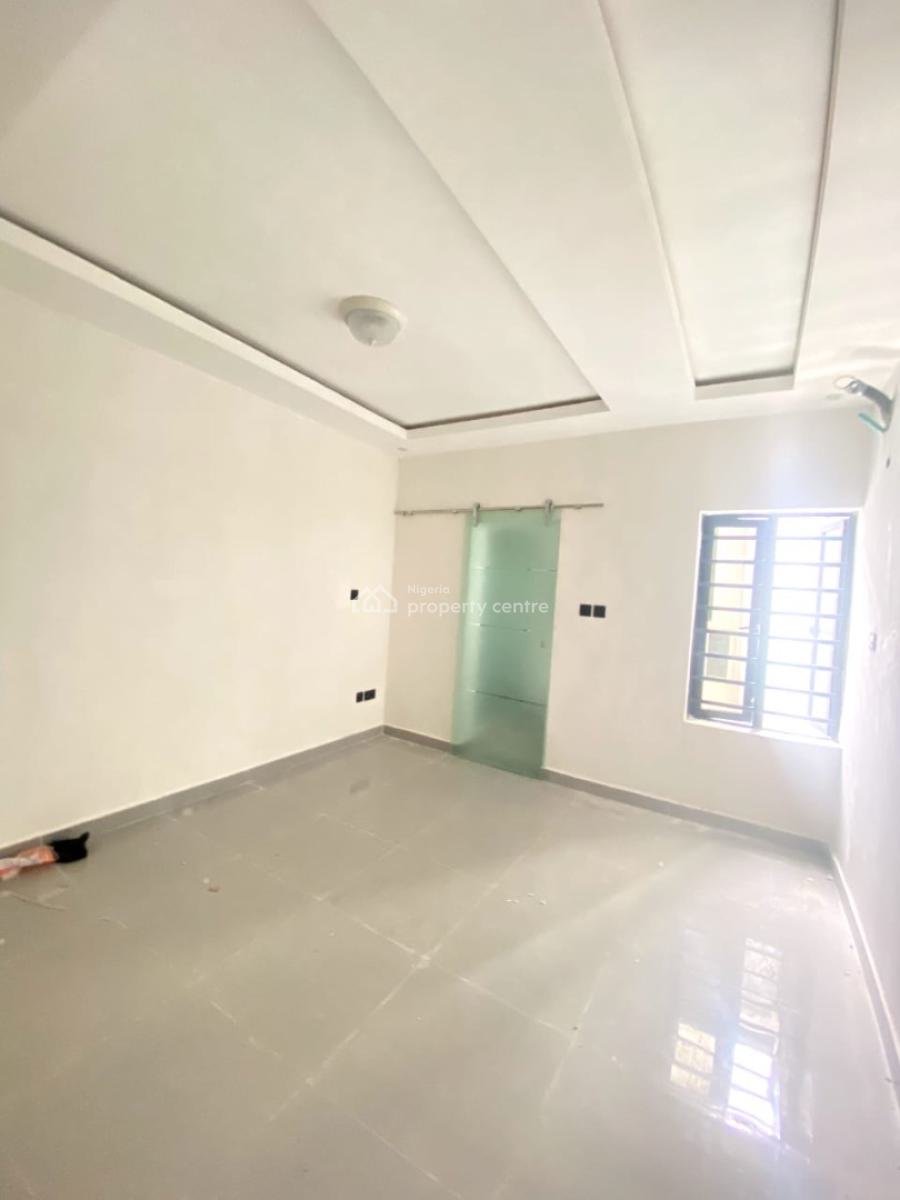 Two Bedroom Apartment in a Secured Estate, Lekki Phase 1, Lekki, Lagos, Flat / Apartment for Sale