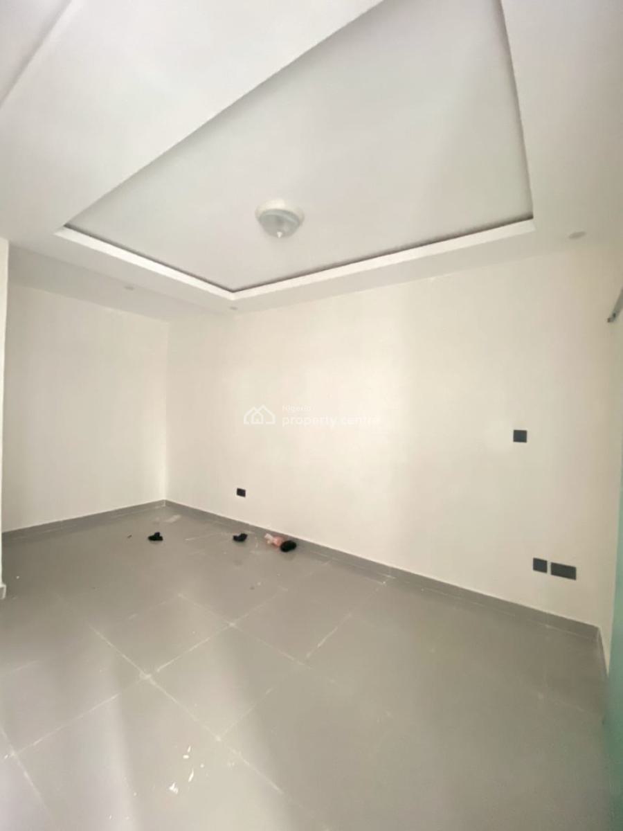 Two Bedroom Apartment in a Secured Estate, Lekki Phase 1, Lekki, Lagos, Flat / Apartment for Sale