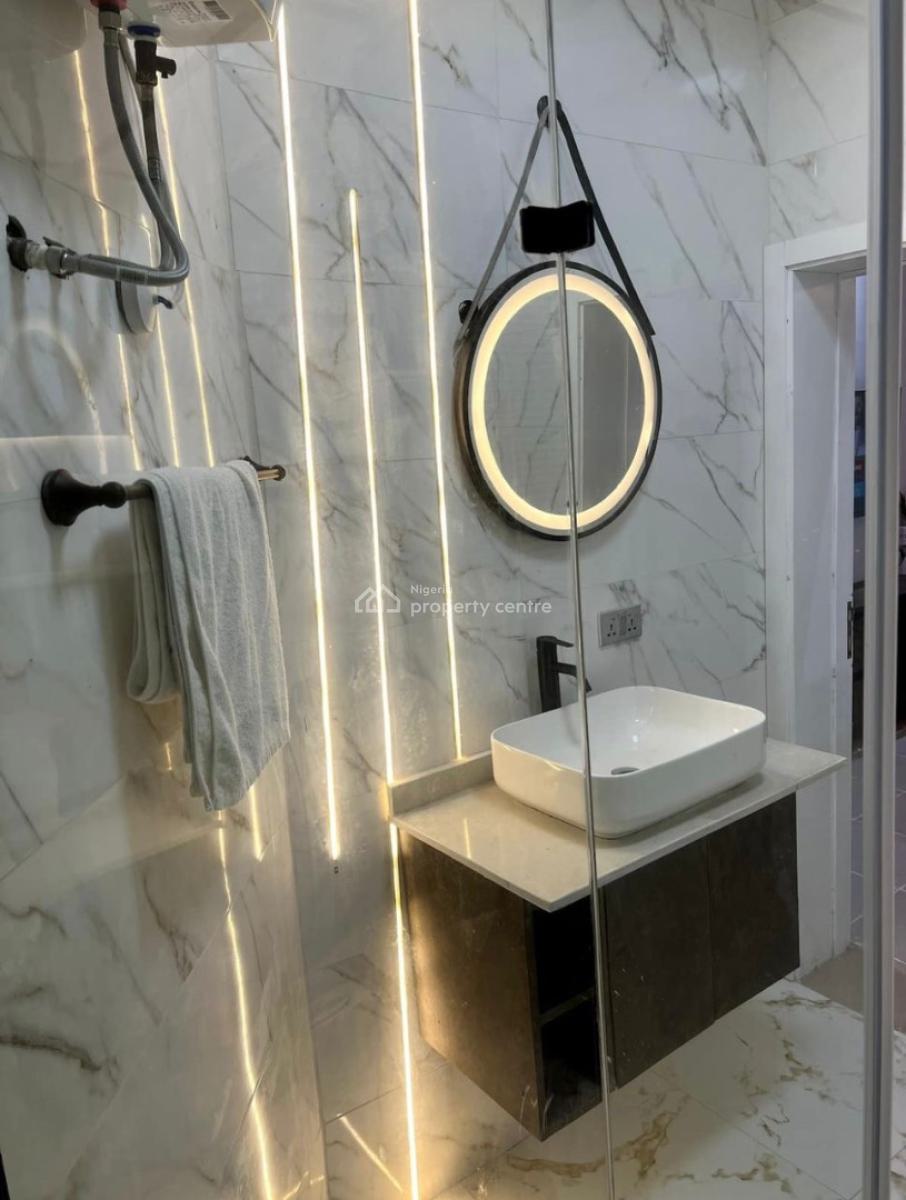 Exquisitely Furnished 1 Bedroom Apartment, Lekki Phase 1, Lekki, Lagos, Flat / Apartment Short Let