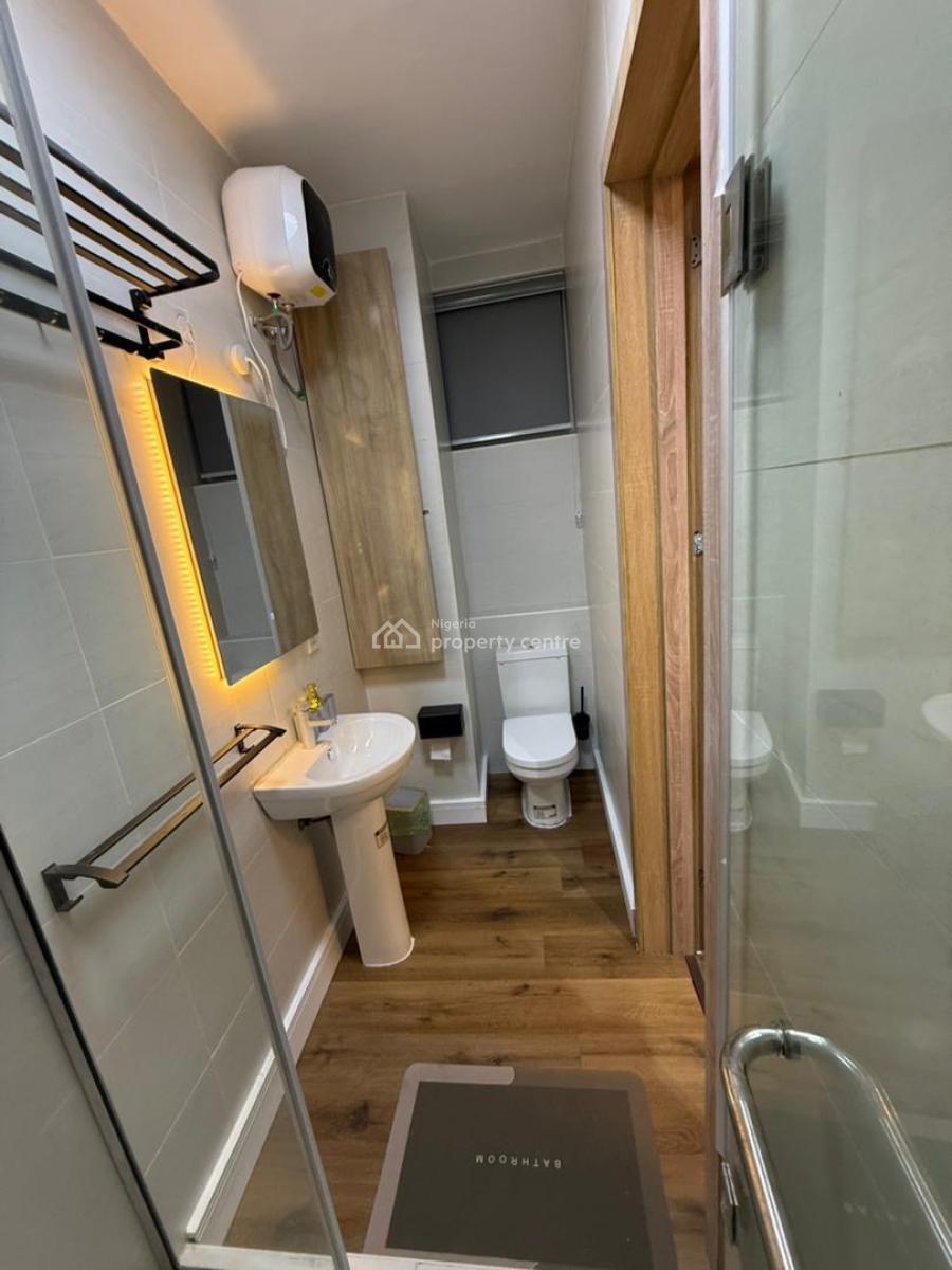 3 Bedroom Apartment with Snooker Board, Bathtub and Other Amenities, Lekki Phase 1, Lekki, Lagos, Flat / Apartment Short Let