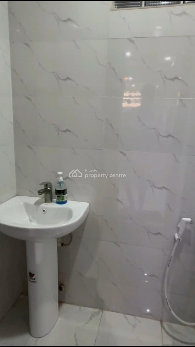 3 Bedroom Fully Furnished Apartment, Western Avenue, Surulere, Lagos, Detached Bungalow Short Let