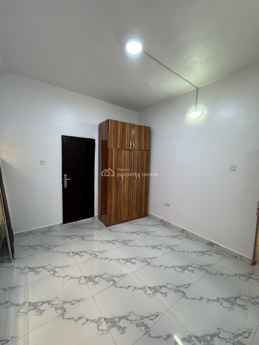 2 Bedroom Flat, Off Admiralty Way, Lekki Phase 1, Lekki, Lagos, Flat / Apartment for Rent