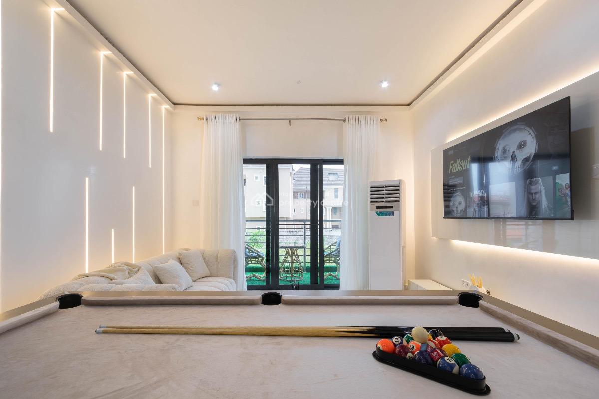 Luxury 2 Bedroom with Ps5 & Snooker, Lekki Phase 1, Lekki, Lagos, Flat / Apartment Short Let