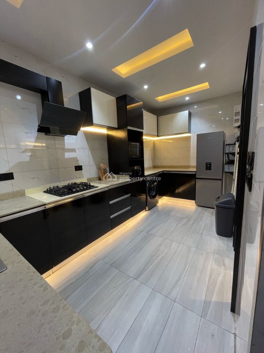 Luxury 2 Bedrooms with Ps5 and Outdoor Games, Ikeja, Lagos, Flat / Apartment Short Let