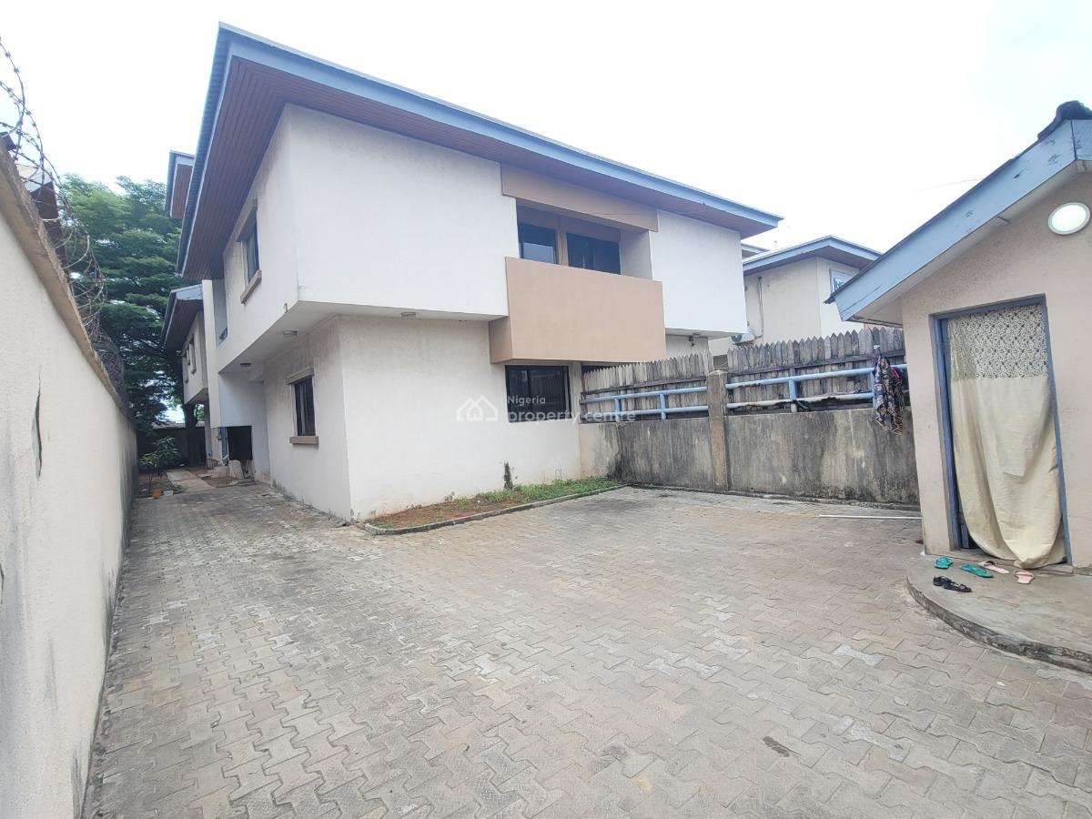 Well-maintained 4-bedroom Semi-detached House with Bq, Lekki Phase 1, Lekki, Lagos, Semi-detached Duplex for Rent