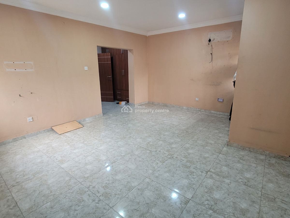 Well-maintained 4-bedroom Semi-detached House with Bq, Lekki Phase 1, Lekki, Lagos, Semi-detached Duplex for Rent