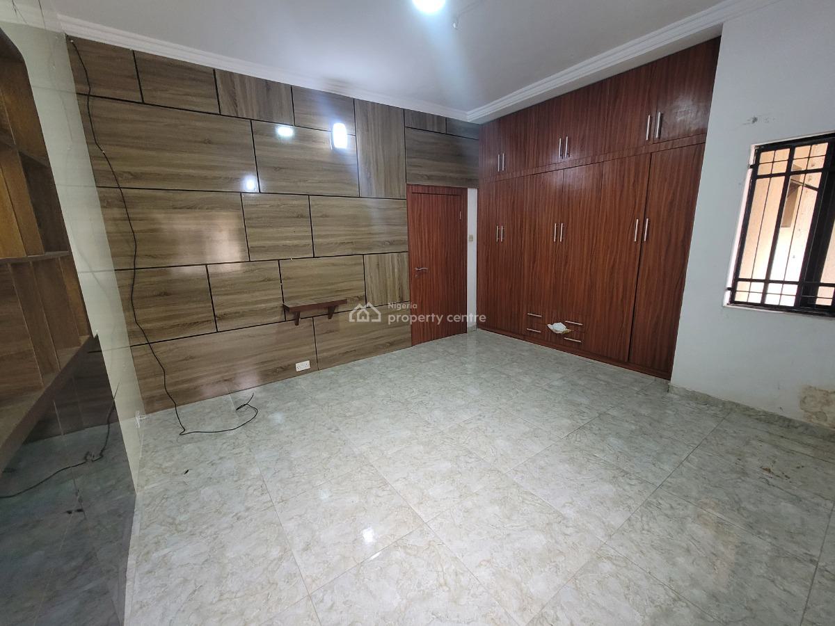 Well-maintained 4-bedroom Semi-detached House with Bq, Lekki Phase 1, Lekki, Lagos, Semi-detached Duplex for Rent