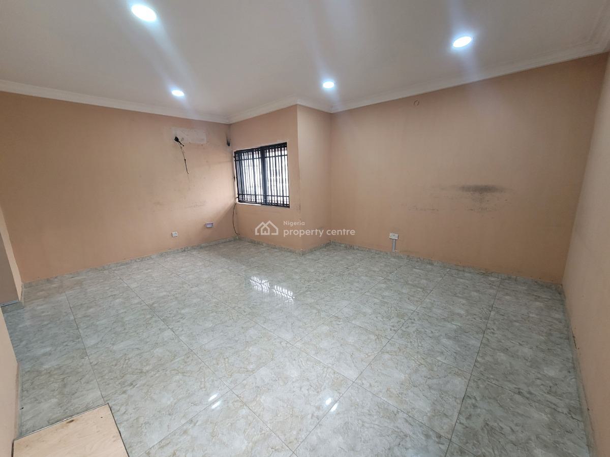 Well-maintained 4-bedroom Semi-detached House with Bq, Lekki Phase 1, Lekki, Lagos, Semi-detached Duplex for Rent