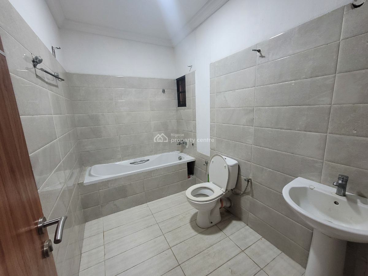 Well-maintained 4-bedroom Semi-detached House with Bq, Lekki Phase 1, Lekki, Lagos, Semi-detached Duplex for Rent