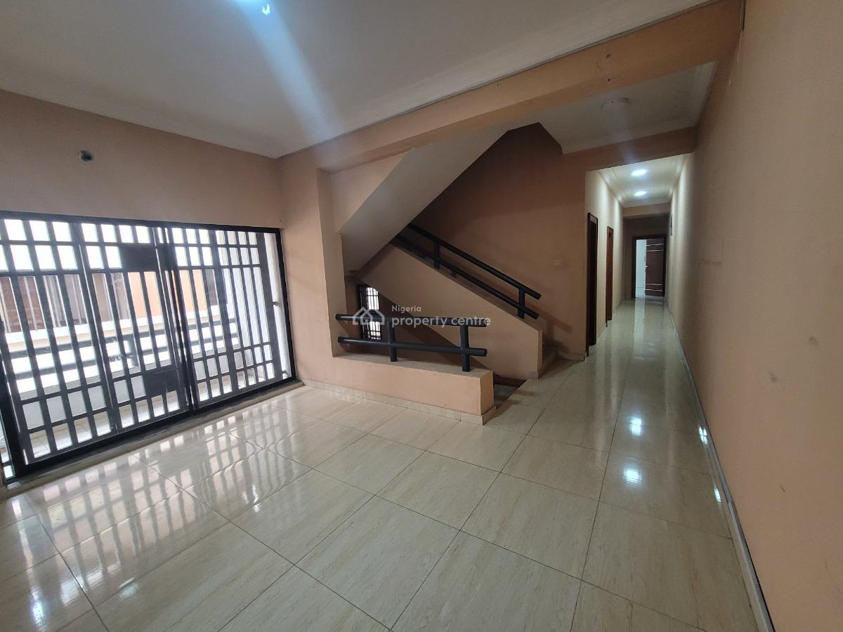 Well-maintained 4-bedroom Semi-detached House with Bq, Lekki Phase 1, Lekki, Lagos, Semi-detached Duplex for Rent