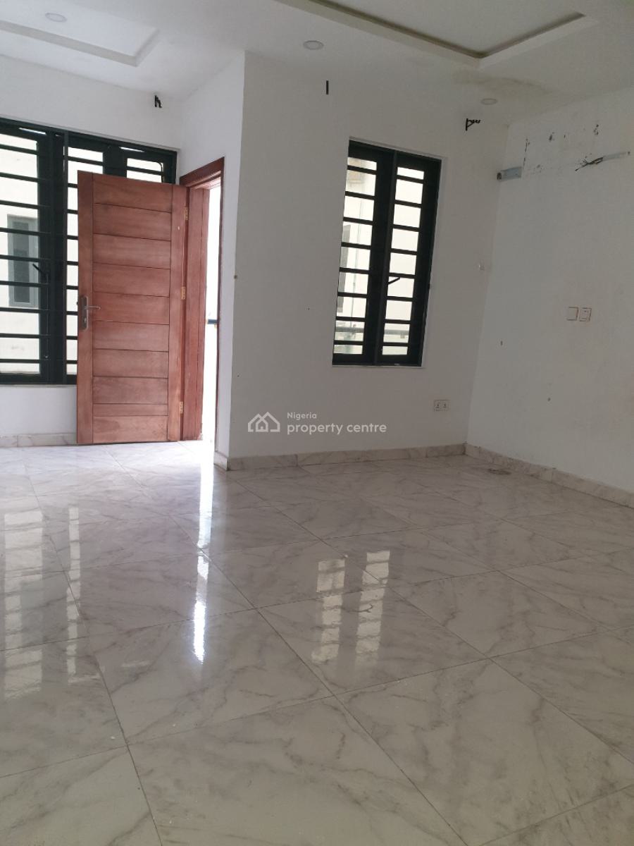 Spacious an Newly Renovated 3bedroom Maisonette, Ologolo, Lekki, Lagos, Flat / Apartment for Rent