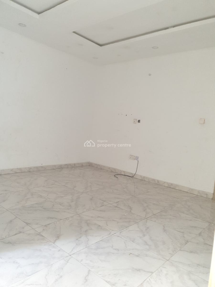 Spacious an Newly Renovated 3bedroom Maisonette, Ologolo, Lekki, Lagos, Flat / Apartment for Rent