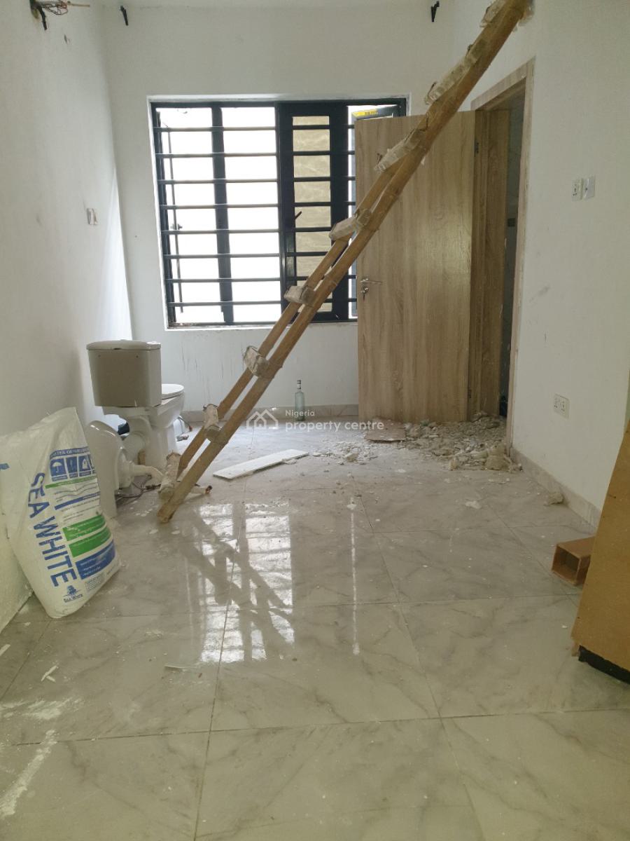 Spacious an Newly Renovated 3bedroom Maisonette, Ologolo, Lekki, Lagos, Flat / Apartment for Rent