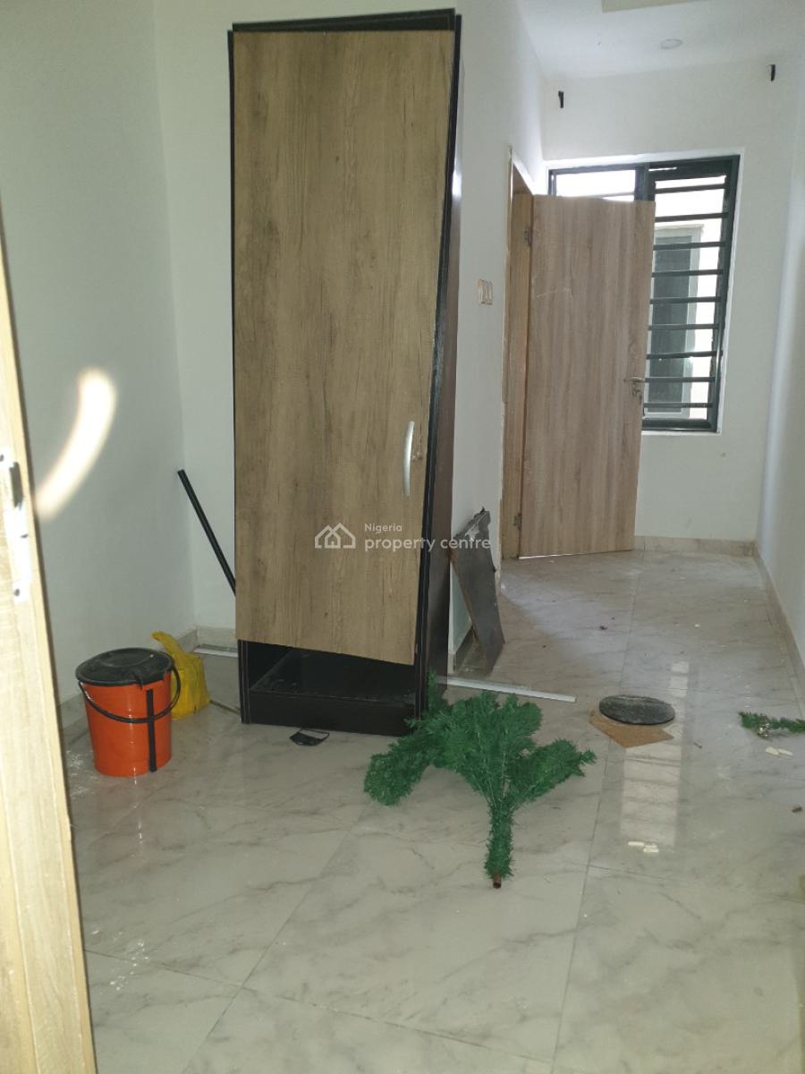 Spacious an Newly Renovated 3bedroom Maisonette, Ologolo, Lekki, Lagos, Flat / Apartment for Rent