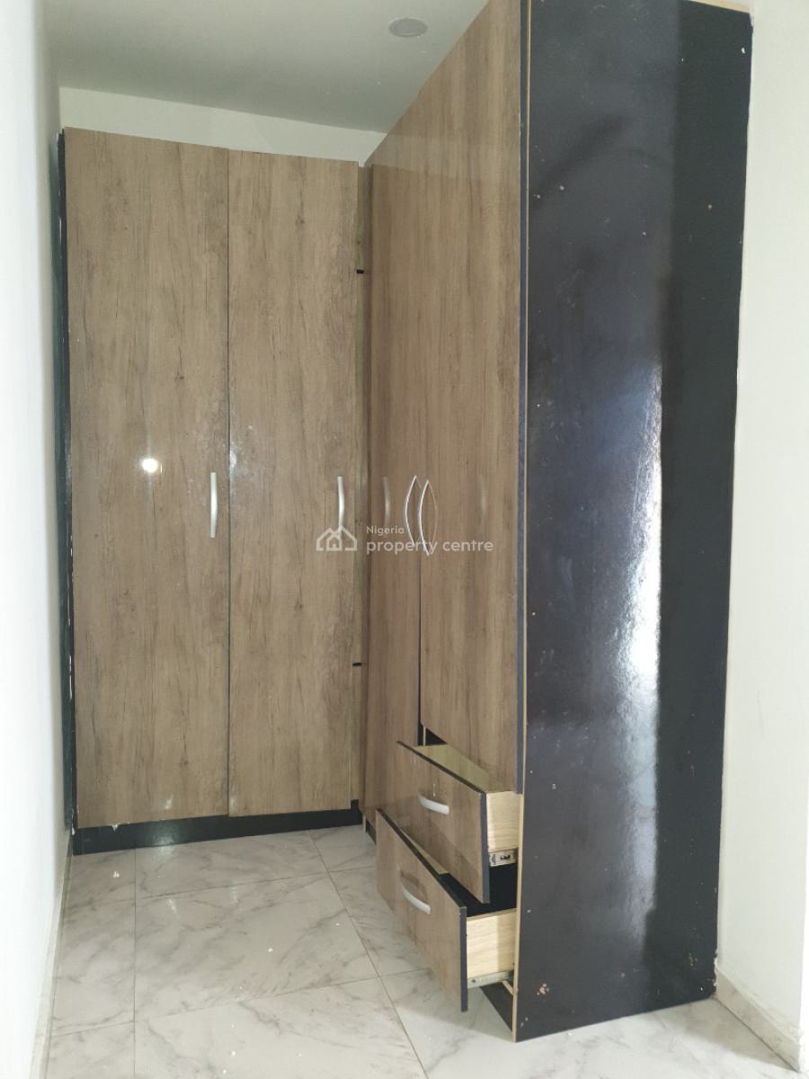 Spacious an Newly Renovated 3bedroom Maisonette, Ologolo, Lekki, Lagos, Flat / Apartment for Rent
