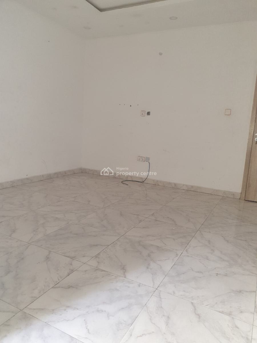 Spacious an Newly Renovated 3bedroom Maisonette, Ologolo, Lekki, Lagos, Flat / Apartment for Rent