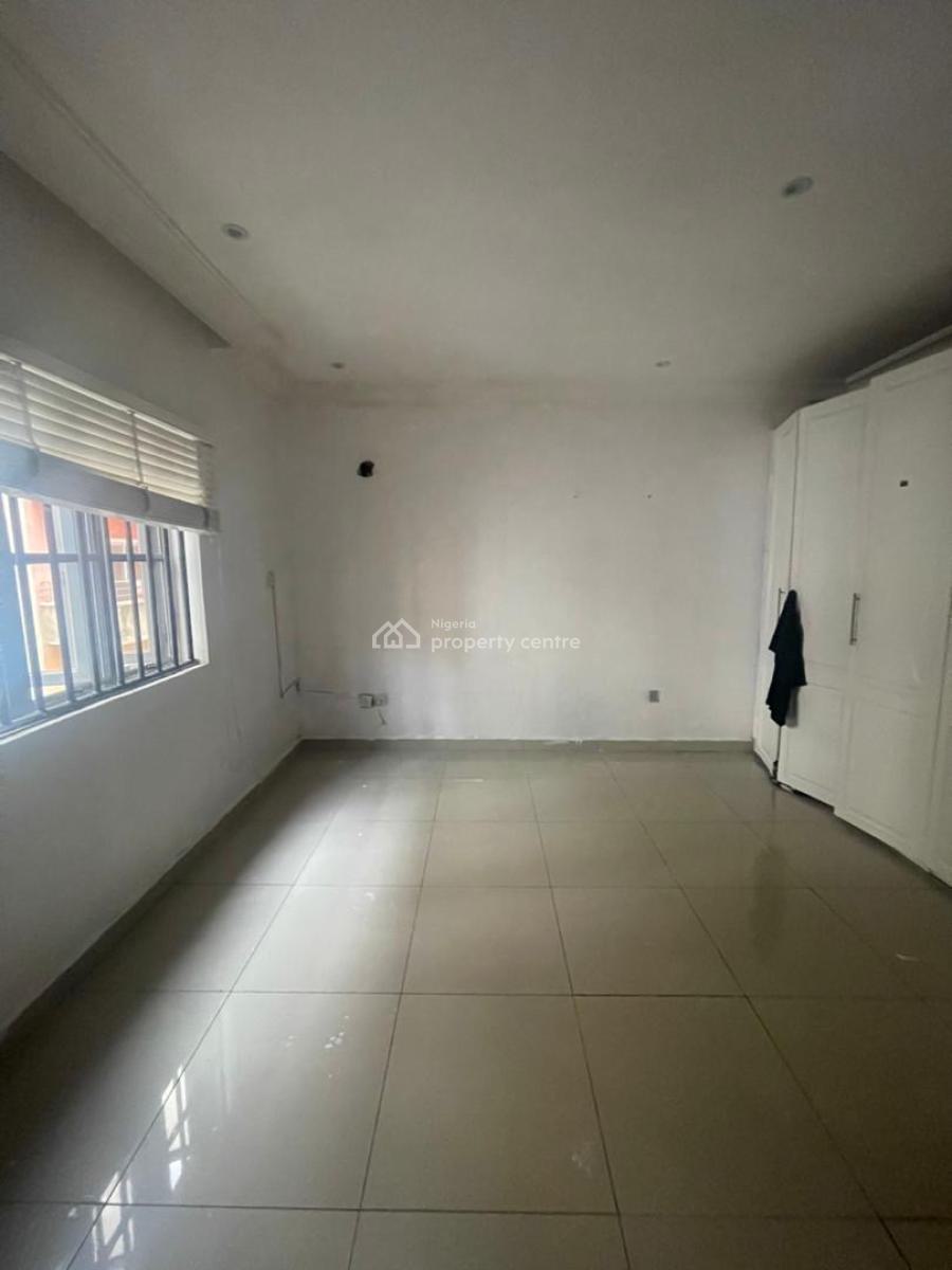 Clean and Spacious Room in a Shared Apartment, Orchid Road, Lekki, Lagos, Self Contain (single Rooms) for Rent