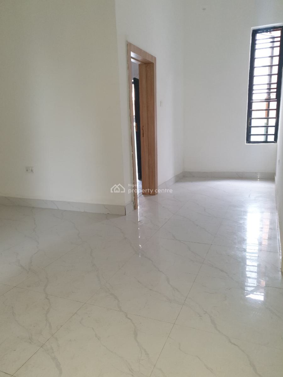 2bedroom Maisonette, Ologolo, Lekki, Lagos, Flat / Apartment for Rent