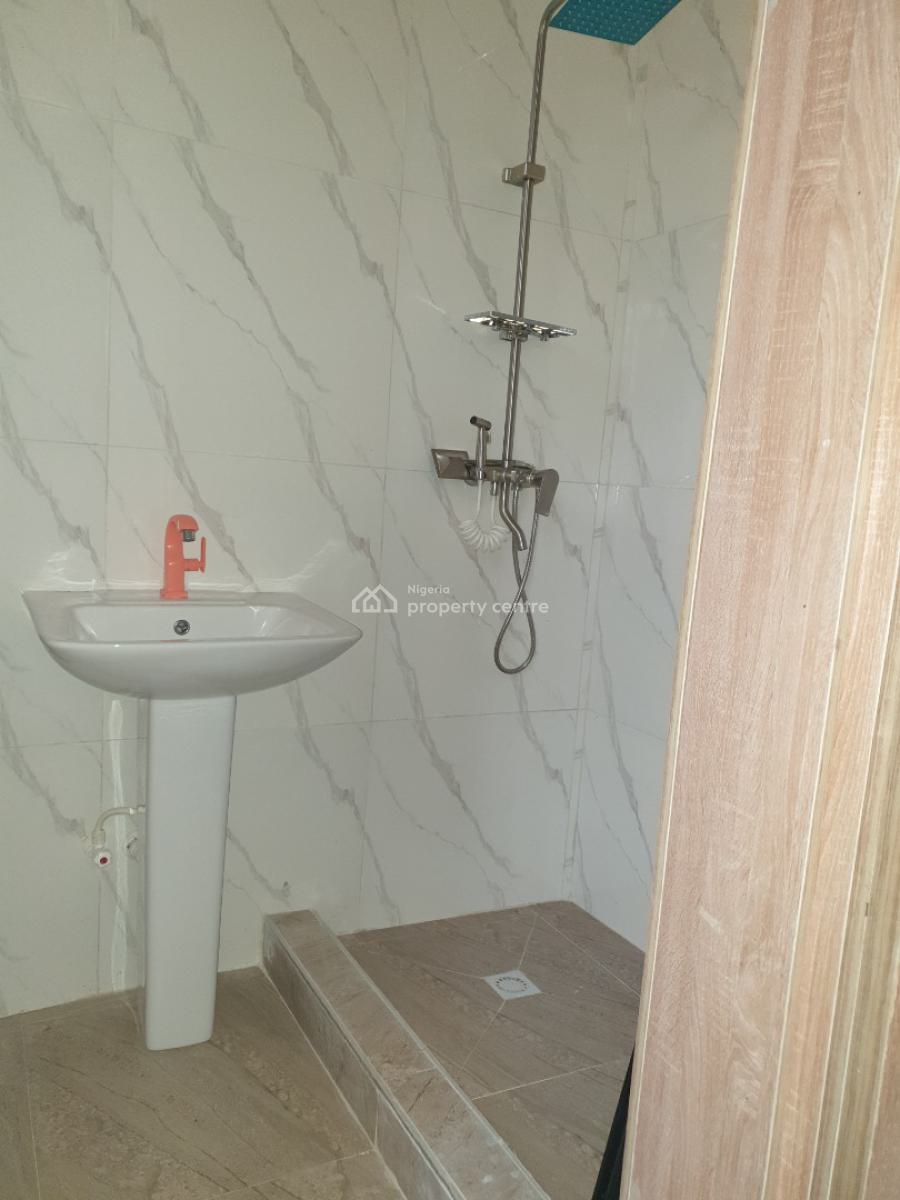 2bedroom Maisonette, Ologolo, Lekki, Lagos, Flat / Apartment for Rent