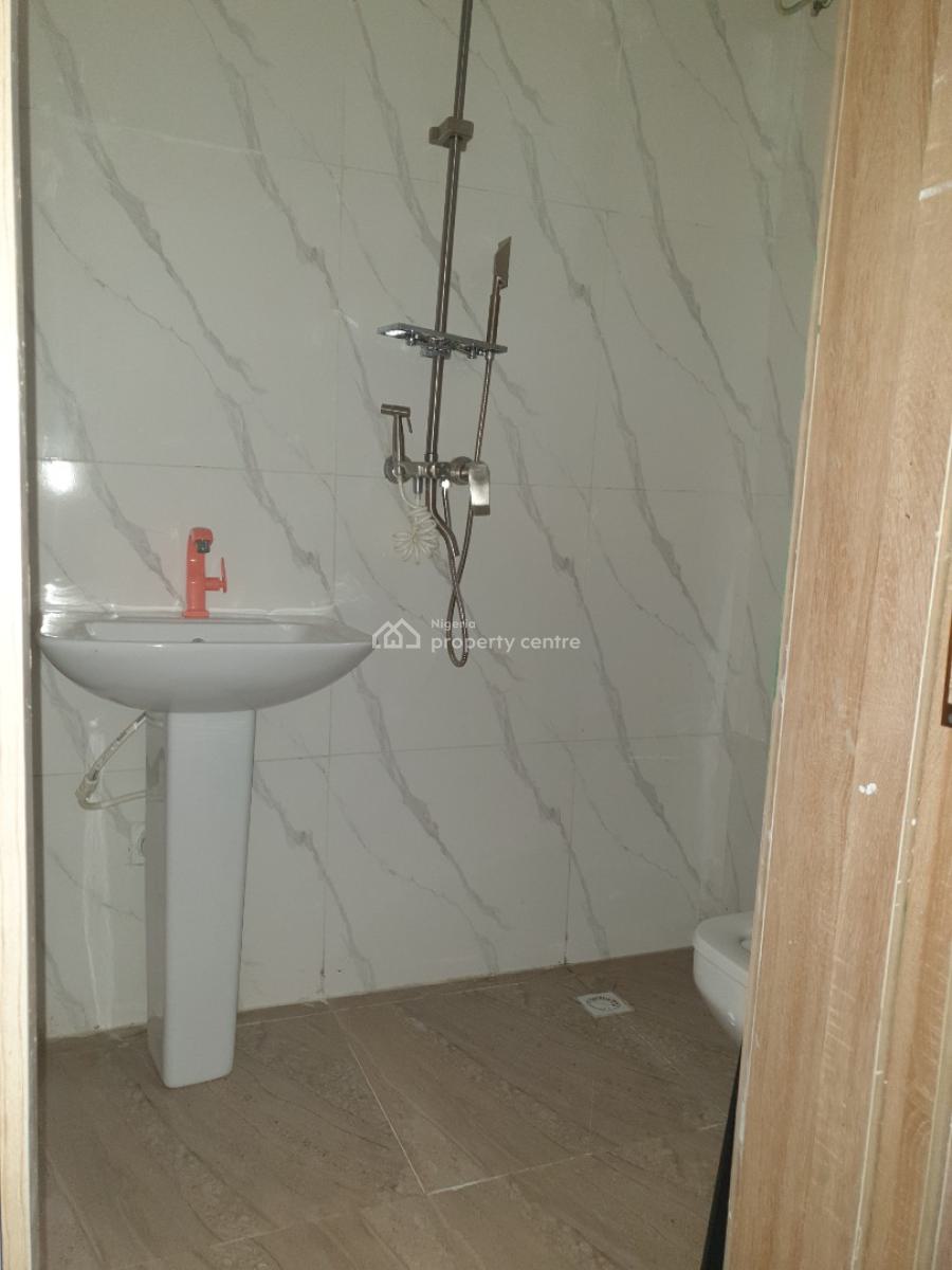 2bedroom Maisonette, Ologolo, Lekki, Lagos, Flat / Apartment for Rent